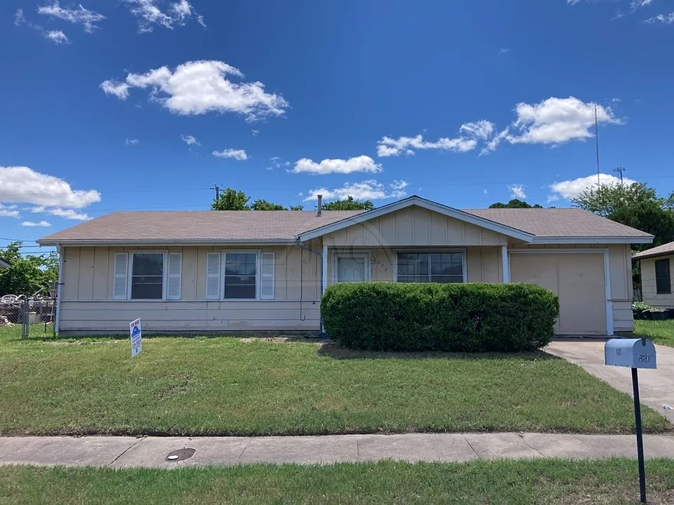 820 Michelle Dr