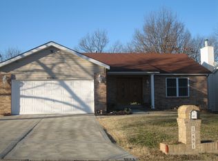 10891 Ridge Forest Dr, Saint Louis, MO 63123