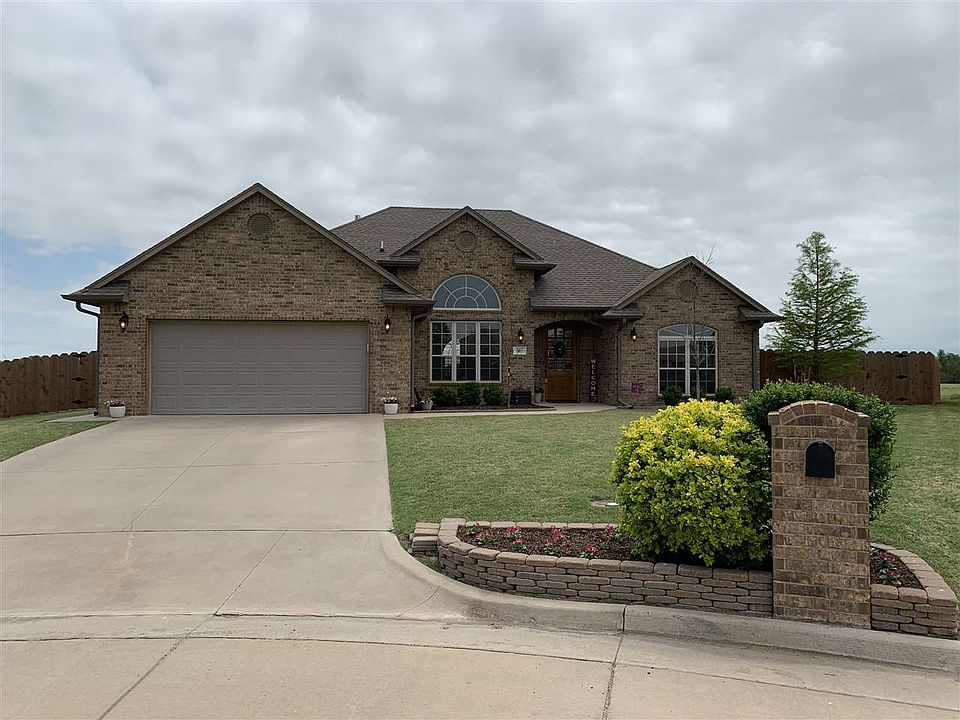 1st image of 501 Grizzly Ln