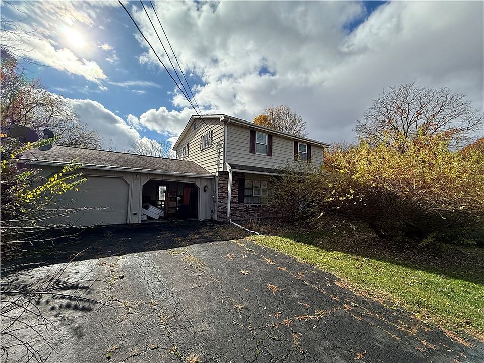 2nd image of 3203 Wallace Dr