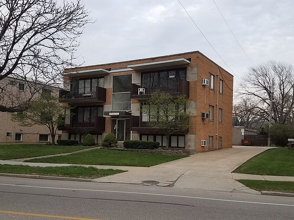 2nd image of 17730 Lakeshore Blvd APT 2