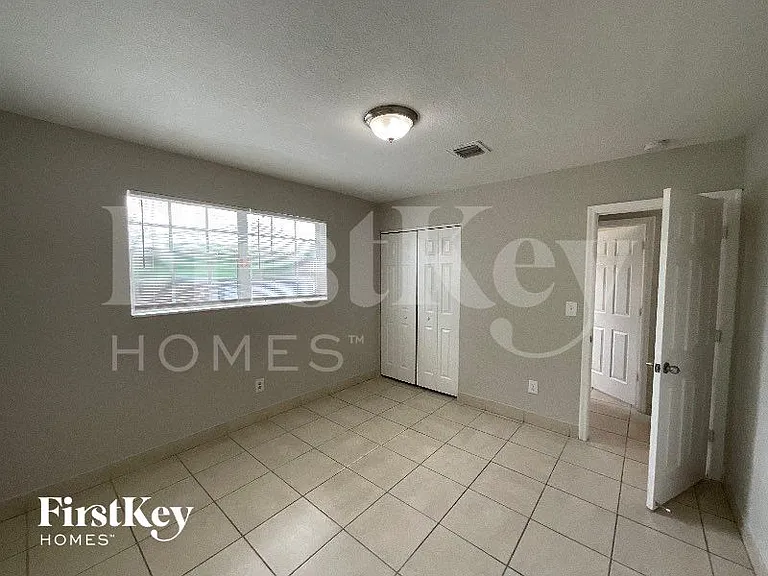 4115 NW 185th St — Photo 11