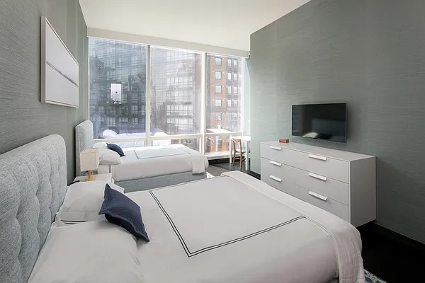 Sold by Extell Marketing Group | media 3