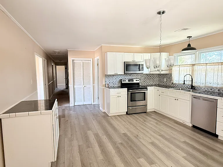 1206 Lakeside Dr — Photo 15