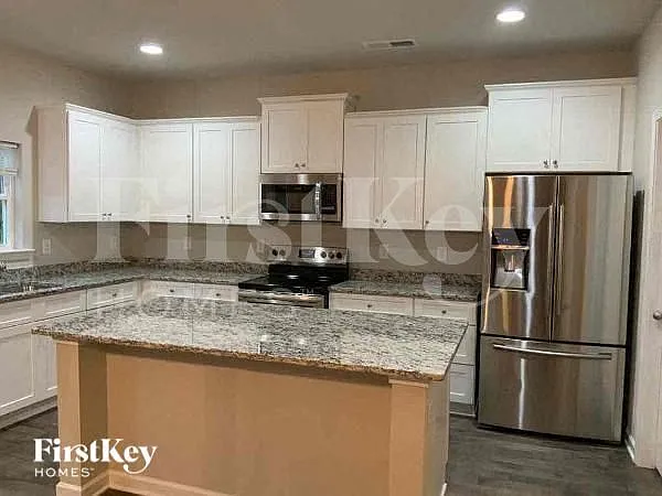 65 Channing Dr — Photo 6