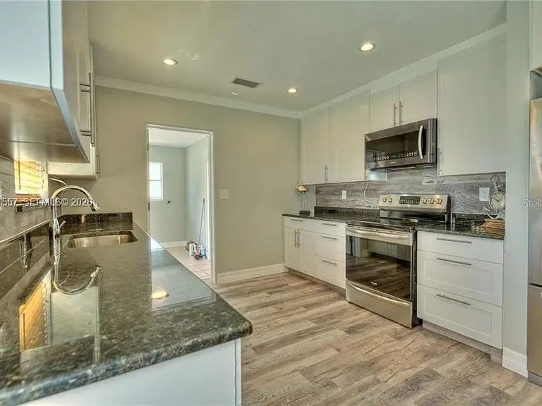 5321 3rd Road Ave W — Photo 2