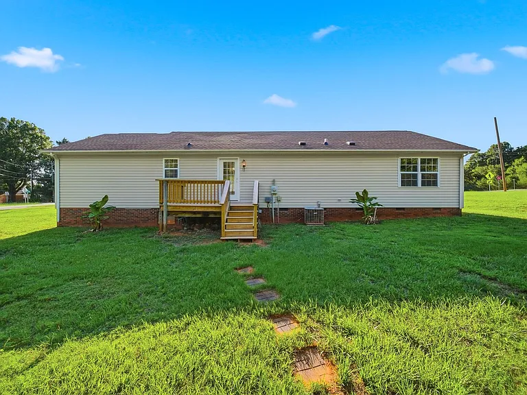 1602 County Home Rd — Photo 16