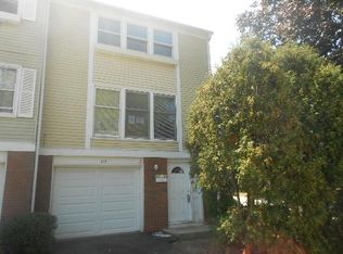 919 Cardiff Ct, Schaumburg, IL 60194