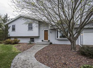 511 Chad Ct, North Prairie, WI 53153