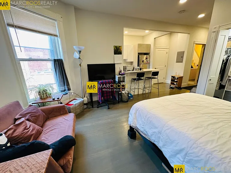 380 Commonwealth Ave — Photo 6