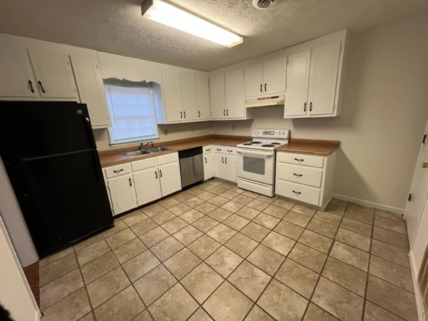 2 bed 1 bath duplex in Bogart! — Photo 4