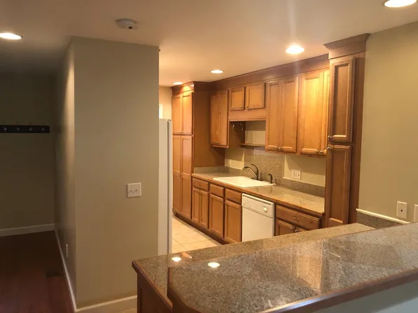 530 Godfrey Ln, Auburn, AL 36830