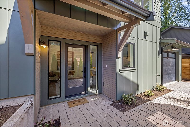 4th image of 3022 NE 95th Street