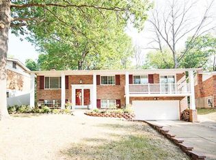 3207 Yorkchester Dr, Saint Louis, MO 63129