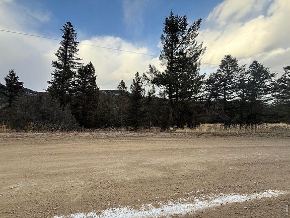 2nd image of 766 Lakeshore Dr