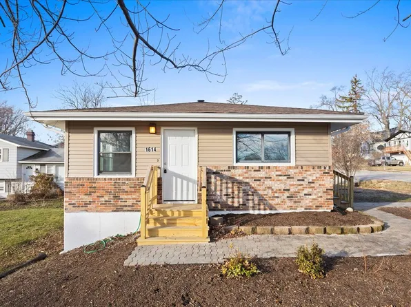 1614 North Ave, Round Lake Beach, IL 60073