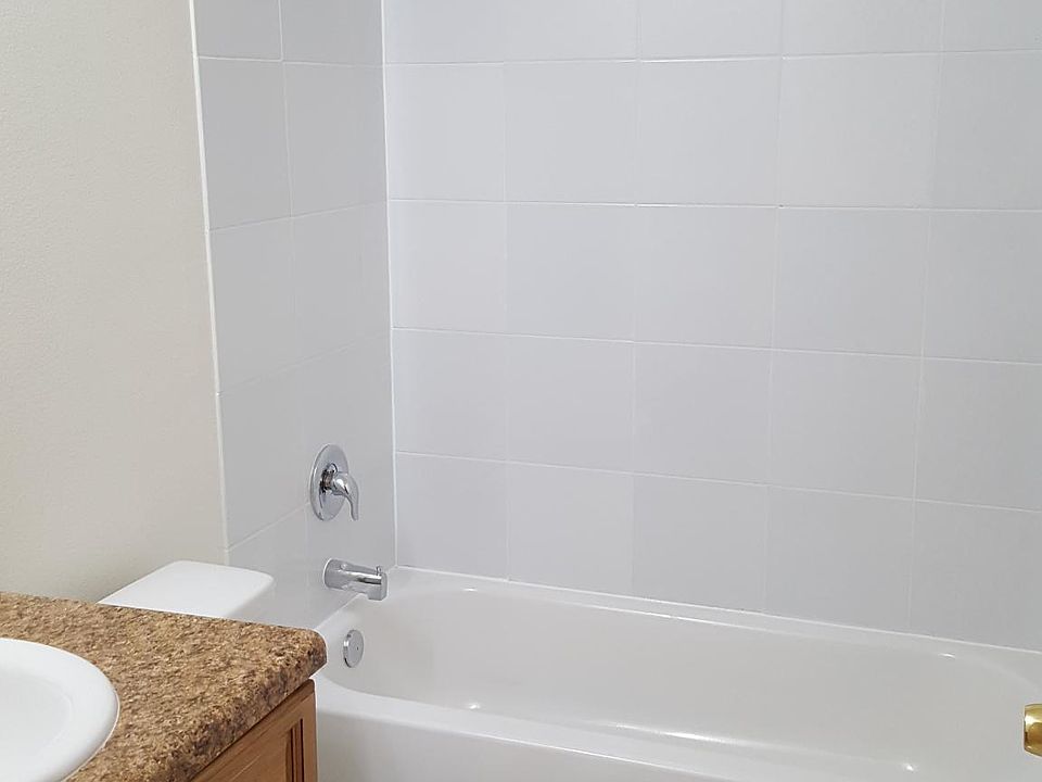 2nd image of 585A Deen Rd #585A