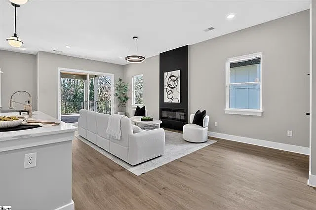112c Chestnut St — Photo 3