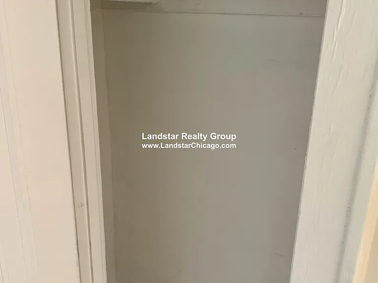 2853 W Berteau Ave #2 — Photo 6