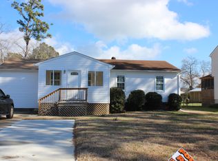17 S Lawson Rd, Poquoson, VA 23662