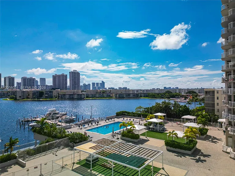 18011 Biscayne Blvd #902 — Photo 12