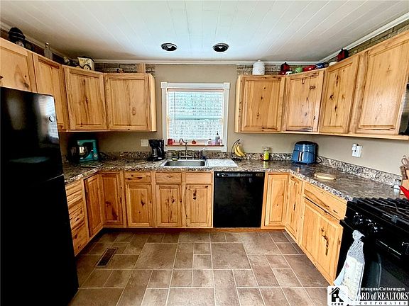 5th image of 3640 Gerry Levant Rd