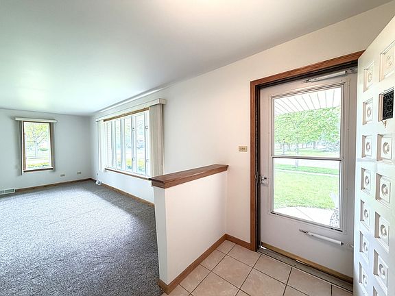 5th image of 901 W Lark St