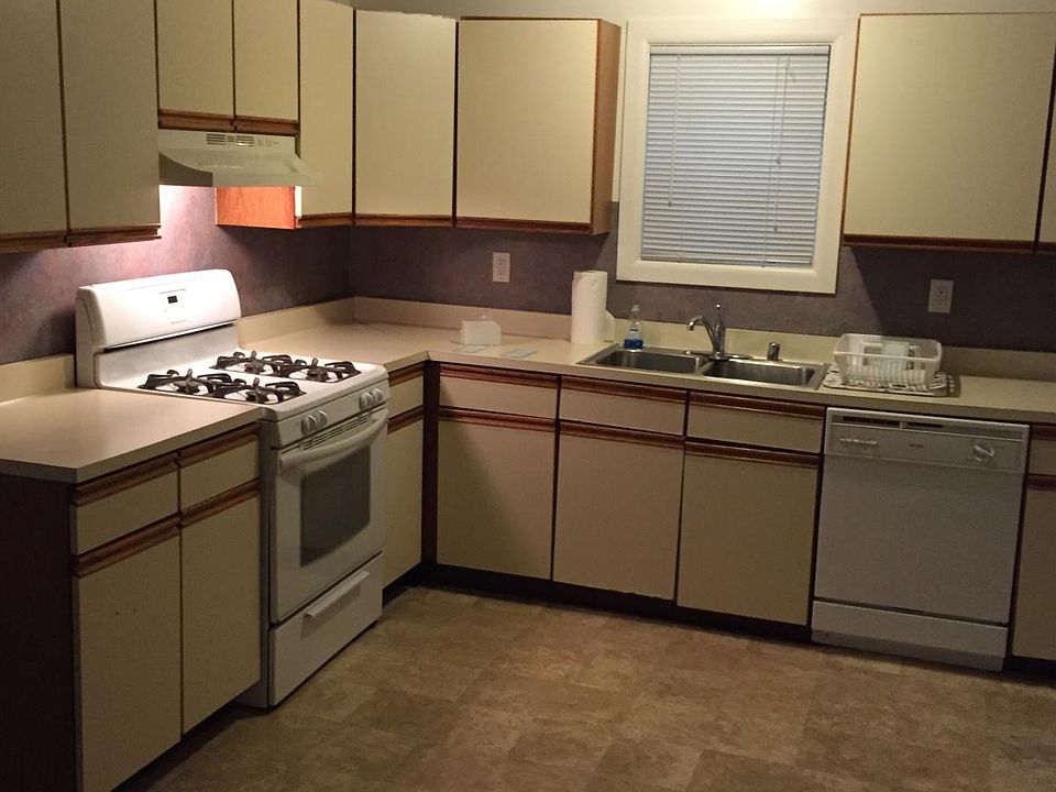 2nd image of 25 White Clay Dr