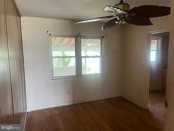 3rd image of 1724 Langport Ave