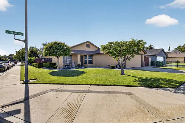4 bed, 1434 sqft, $2,500 — Photo 3