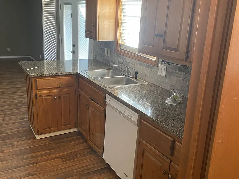 1023 E Dell Ave — Photo 3