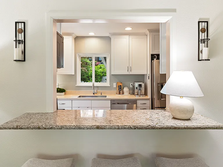 3089 W Lake Sammamish Pkwy NE — Photo 8