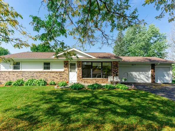 827 Pitcairn Ct, Davis, IL 61019