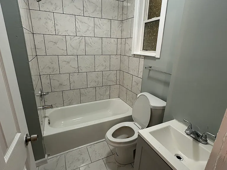 153 James St #11 — Photo 7