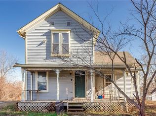 107 Helen St, Lansing, KS 66043