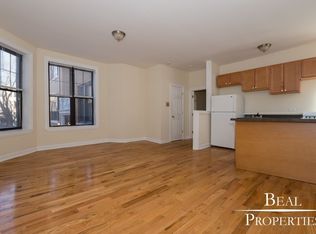 727 W Barry Ave #B1, Chicago, IL 60657