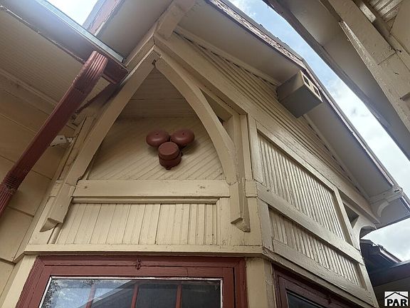 5th image of 1213 E 4th St