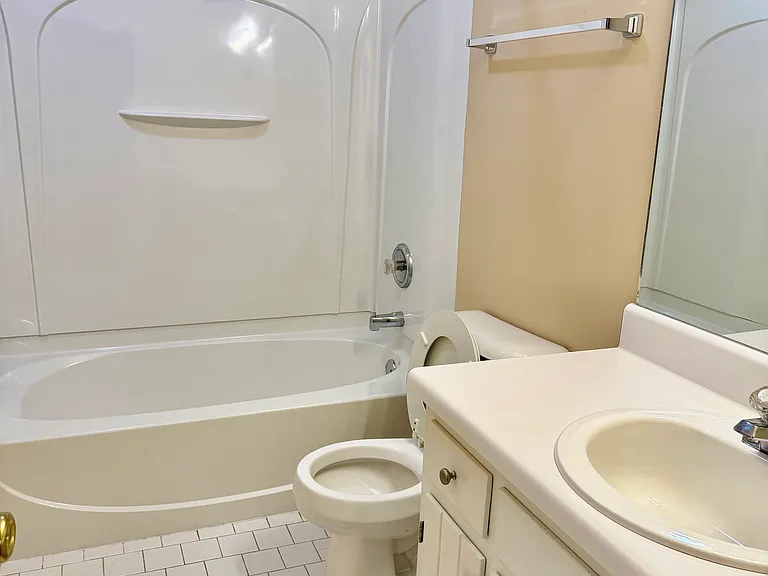 146 N Timber Dr — Photo 28