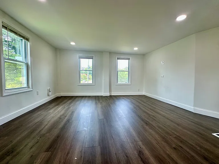 243 Park Ln #2 — Photo 7