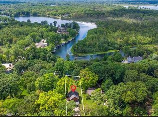 4583 Cornwell Ln, Whitmore Lake, MI 48189