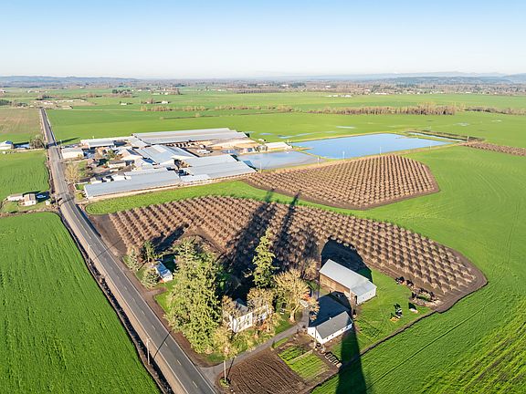 4th image of 35725 Engle Rd SE