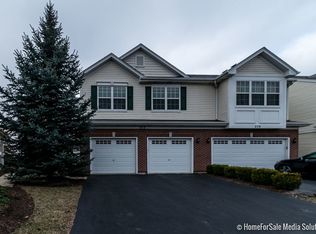272 S Oak Creek Ln, Romeoville, IL 60446