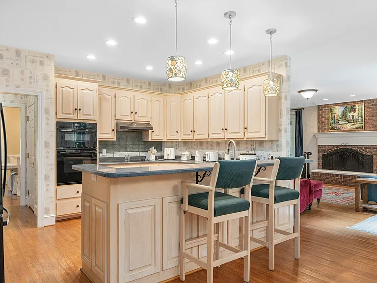 5808 Laurel Rock Ln — Photo 5