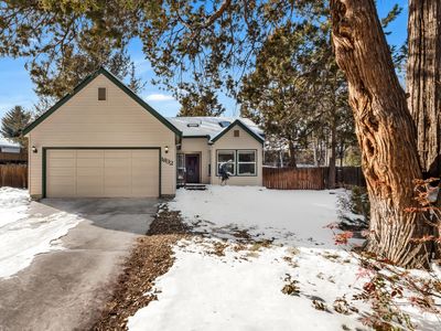 1832 SE Moorwood Ct, Bend, OR, 97702