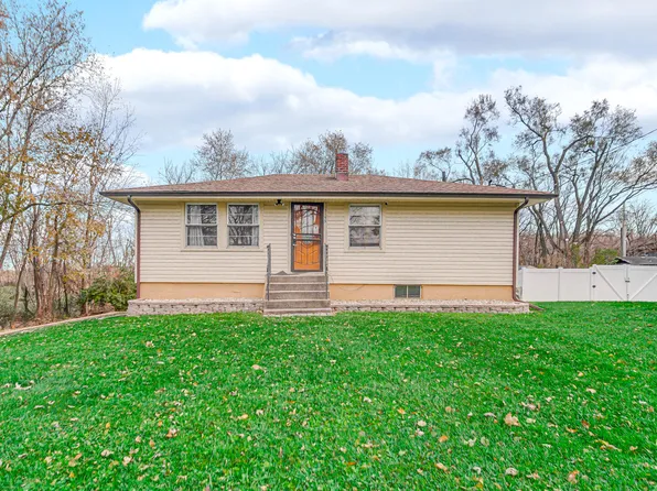 7155 Carolina St, Merrillville, IN 46410