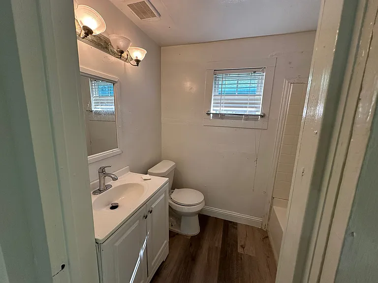 2206 Rockefeller Blvd — Photo 7