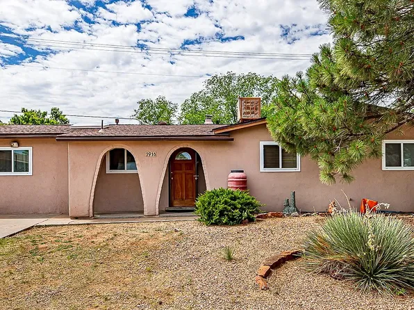 2916 Calle De Pinos Altos, Santa Fe, NM 87507