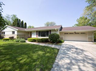 8680 N Point Dr, Fox Pt, WI 53217