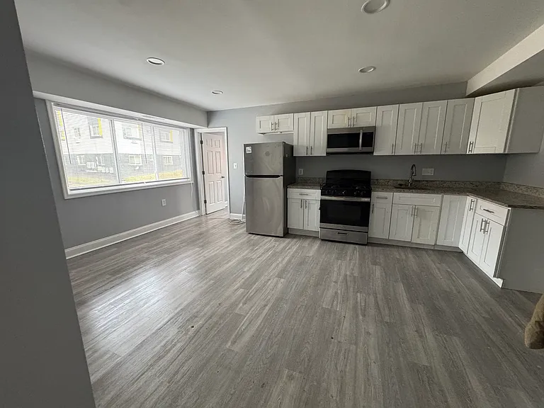 5035 D St SE #303 — Photo 5