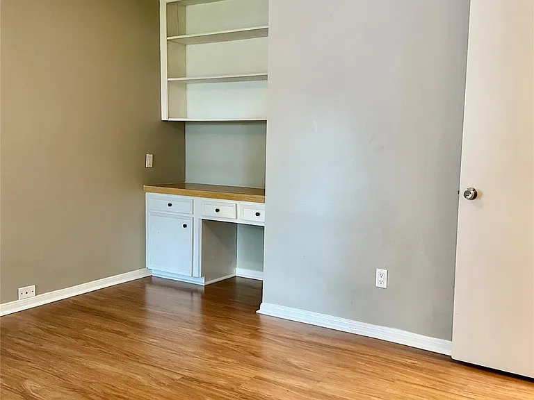 2414 Manila Ln — Photo 9
